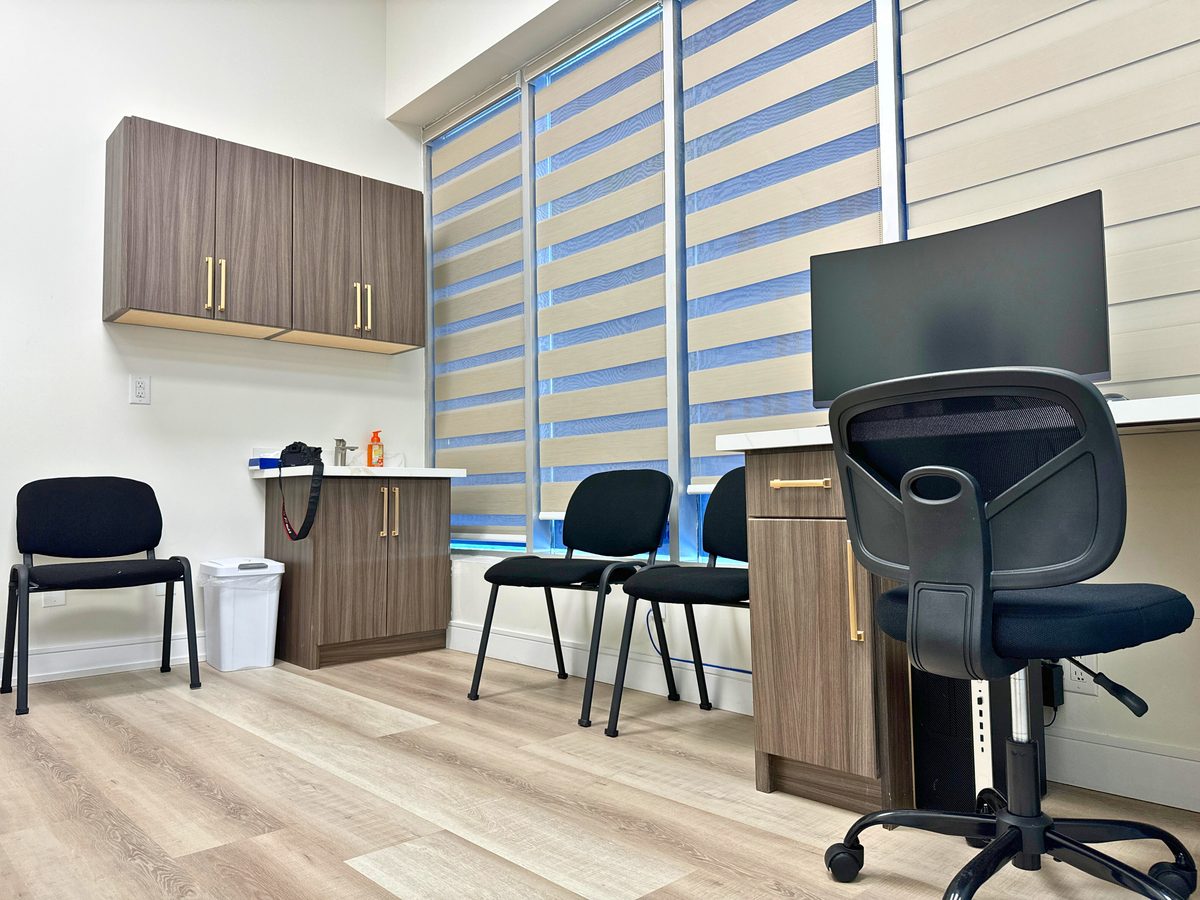 Treatment room for immunizations and vaccinations